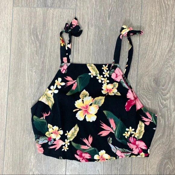 Forever 21 Floral Print Top Blouse Tie Shoulder Strap Cropped Black Size Medium - Picture 5 of 16
